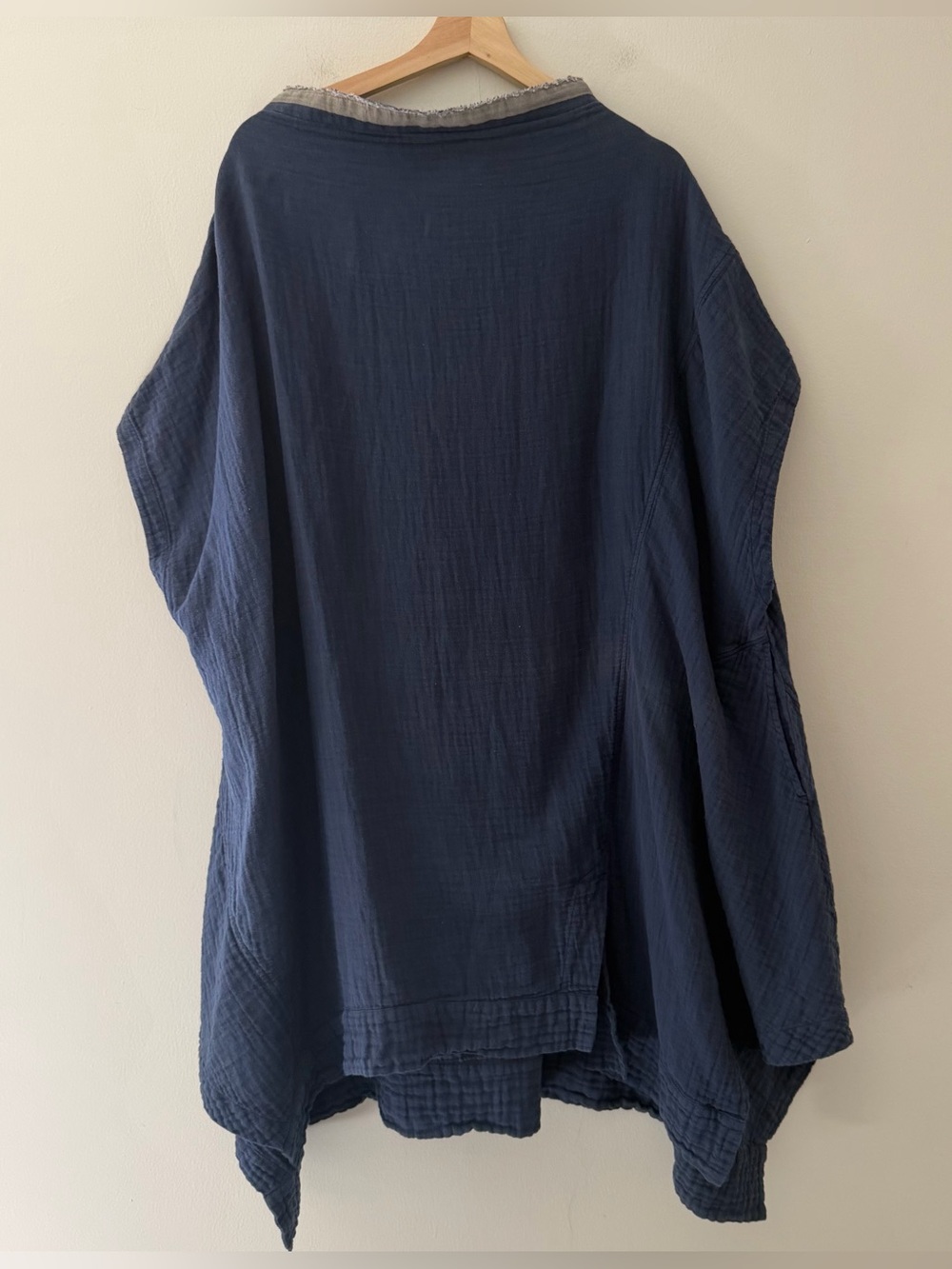 Moyuru Poncho Tunic Top Lagenlook Gauze Navy Blue Size Medium Oversized Japan